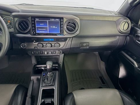 Used 2022 Toyota Tacoma TRD Sport w/ Technology Package image 27
