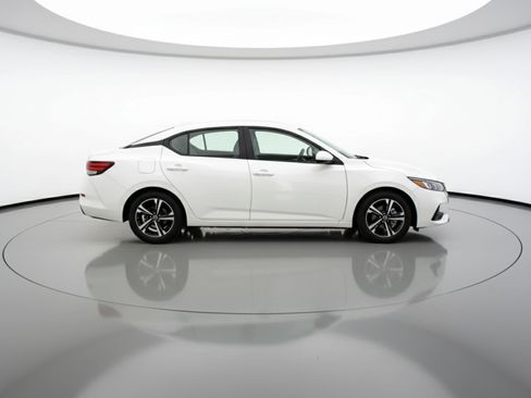 Used 2024 Nissan Sentra SV image 11