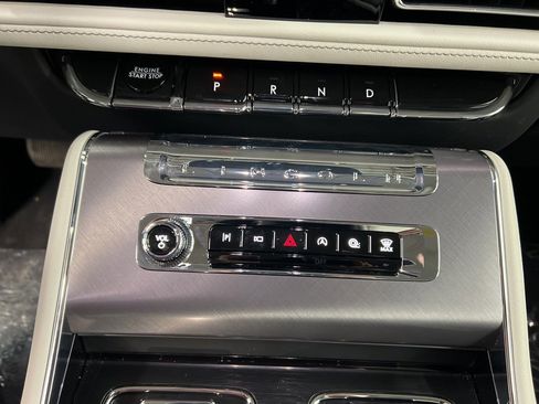 New 2026 Lincoln Aviator AWD image 14