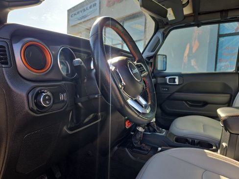 Used 2023 Jeep Gladiator Mojave w/ Cold Weather Group AWD/4WD image 44