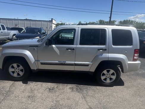 Used 2012 Jeep Liberty Sport w/ Popular Equipment Group AWD/4WD image 12
