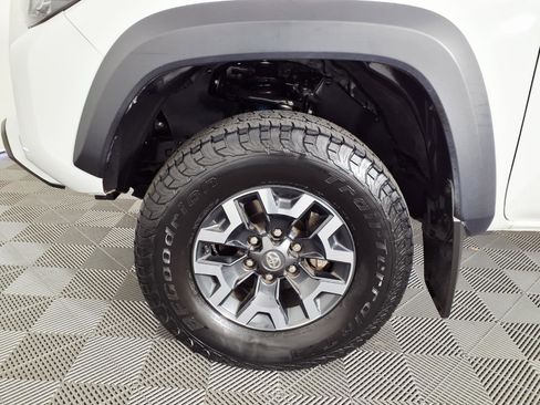 Used 2021 Toyota Tacoma TRD Off-Road w/ Technology Package RWD image 7