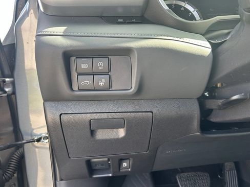 Used 2026 Toyota Highlander XLE AWD/4WD image 18