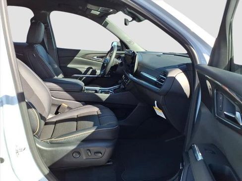 New 2026 Chevrolet Traverse High Country image 11