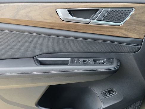 New 2026 Volkswagen Atlas SE FWD image 18