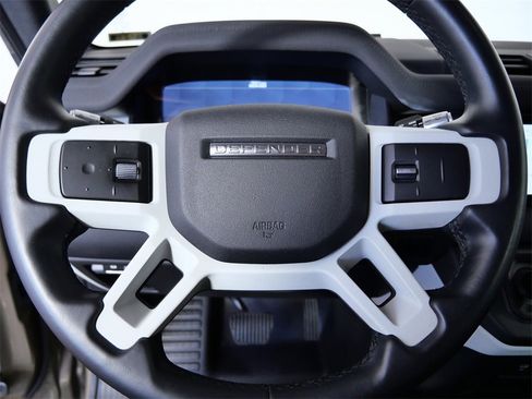 Used 2020 Land Rover Defender 110 S image 24