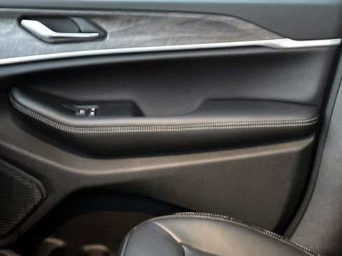 New 2026 Jeep Grand Cherokee Altitude image 11