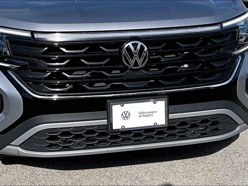 Certified 2025 Volkswagen Atlas Cross Sport SE AWD/4WD image 11