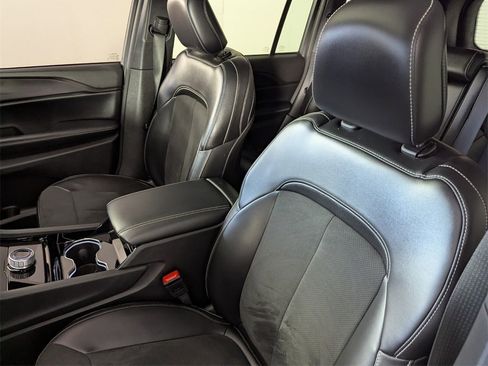 Certified 2023 Jeep Grand Cherokee Altitude image 12