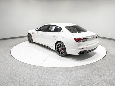 Used 2022 Maserati Quattroporte Trofeo RWD image 33