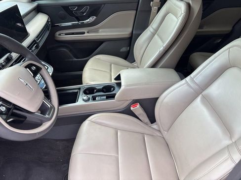 Used 2023 Lincoln Corsair FWD image 11