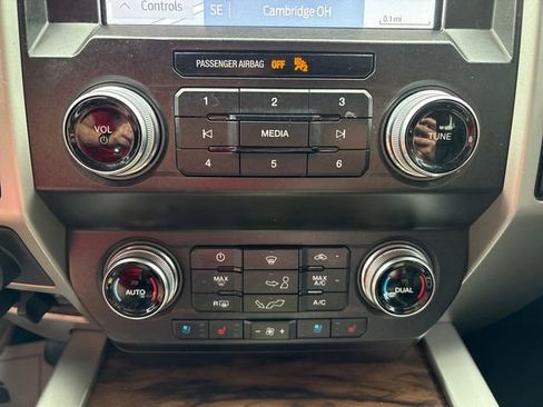 Used 2020 Ford F150 Lariat w/ Equipment Group 502A Luxury AWD/4WD image 16