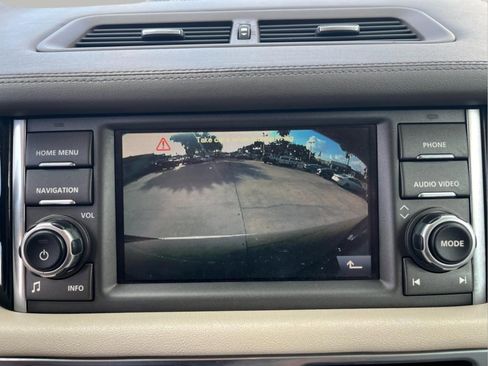 Used 2010 Land Rover Range Rover Supercharged image 17