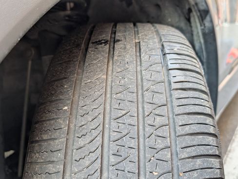 Used 2023 Volkswagen Tiguan SE R-Line image 35