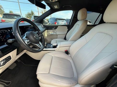 Used 2022 Mercedes-Benz GLA 250 4MATIC image 11