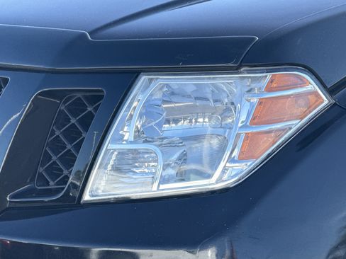 Used 2019 Nissan Frontier SV w/ Value Truck Package image 6