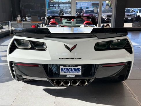 Used 2016 Chevrolet Corvette Z06 w/ 3LZ Preferred Equipment Group image 5