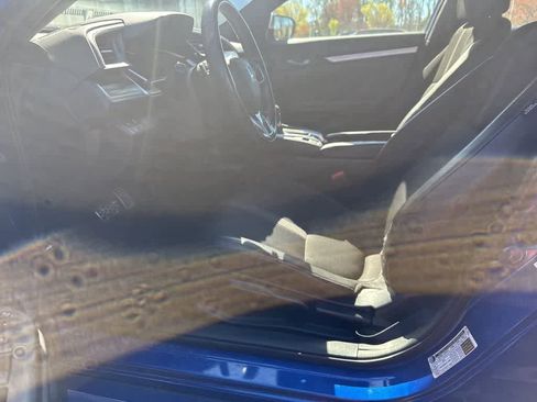 Used 2019 Honda Civic Sport image 8