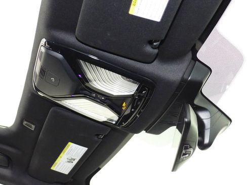 Used 2022 BMW 530i w/ Convenience Package image 16