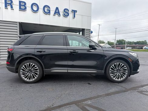 Used 2022 Lincoln Corsair Reserve w/ Equipment Group 201A AWD/4WD image 2