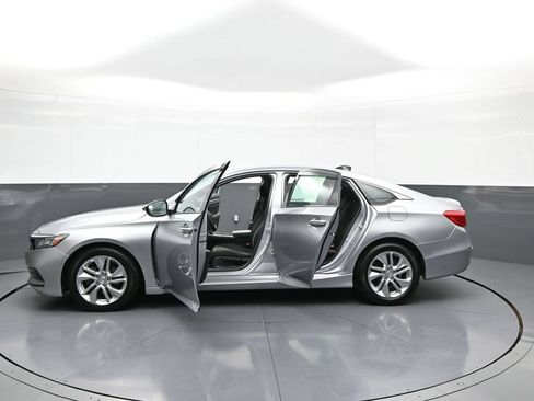 Used 2018 Honda Accord LX image 41