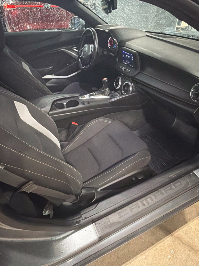 Used 2021 Chevrolet Camaro LT RWD image 5