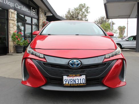 Used 2020 Toyota Prius Prime LE FWD image 8