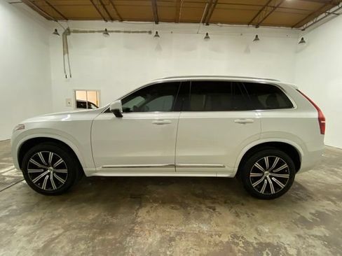 Used 2024 Volvo XC90 B6 Core AWD/4WD image 2