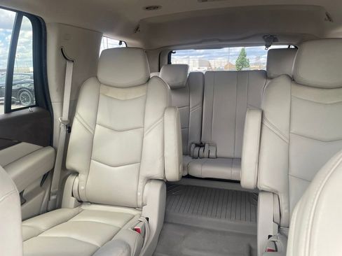 Used 2017 Cadillac Escalade Premium Luxury AWD/4WD image 22