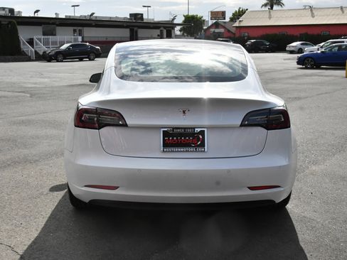 Used 2020 Tesla Model 3 Standard Range RWD image 7
