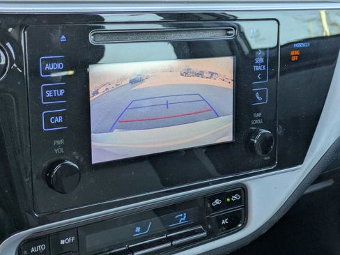 Used 2018 Toyota Corolla LE image 26