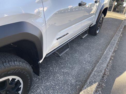 Used 2024 Toyota Tacoma TRD Off-Road AWD/4WD image 8