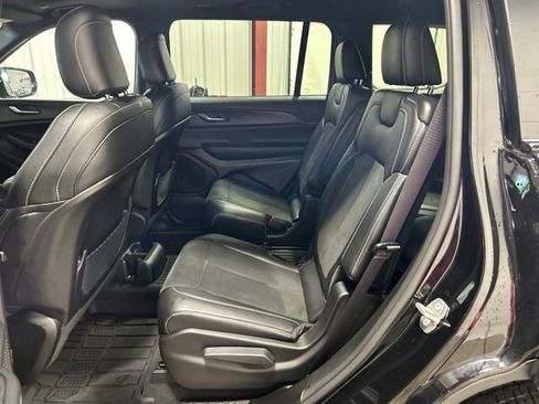 Used 2024 Jeep Grand Cherokee L Altitude AWD/4WD image 15