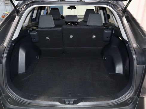 Used 2025 Toyota RAV4 XLE AWD/4WD image 12