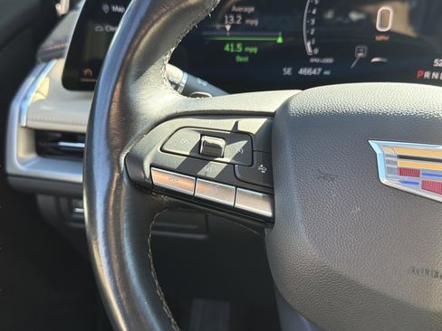 Used 2024 Cadillac XT4 Premium Luxury image 23