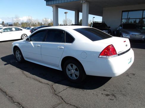 Used 2011 Chevrolet Impala LT FWD image 3
