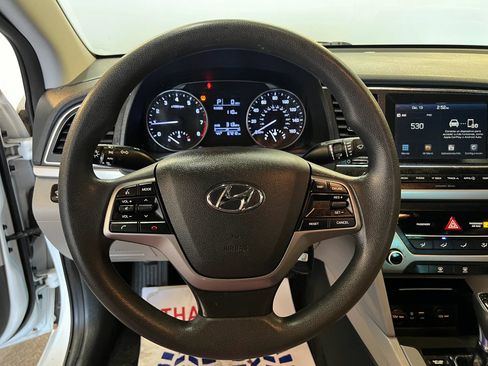 Used 2017 Hyundai Elantra SE FWD image 17