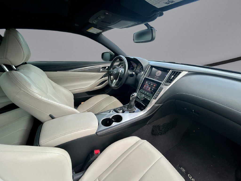 Used 2017 INFINITI Q60 3.0t w/ Cargo Package RWD image 17