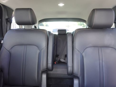 Used 2024 MAZDA CX-90 3.3 Turbo w/ Preferred Package AWD/4WD image 15