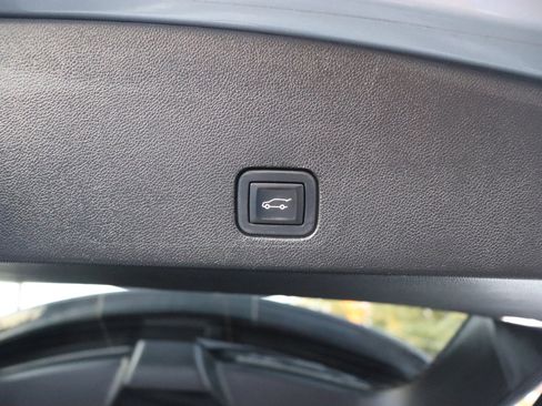 Used 2023 Cadillac XT6 Premium Luxury image 61