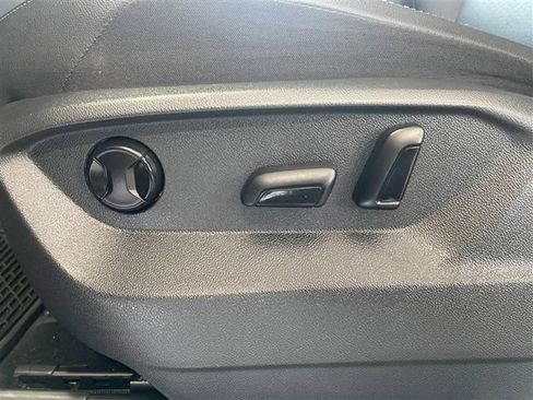 Used 2020 Volkswagen Tiguan SE AWD/4WD image 11