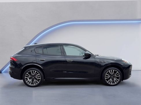 Used 2023 Maserati Grecale Modena AWD/4WD image 12