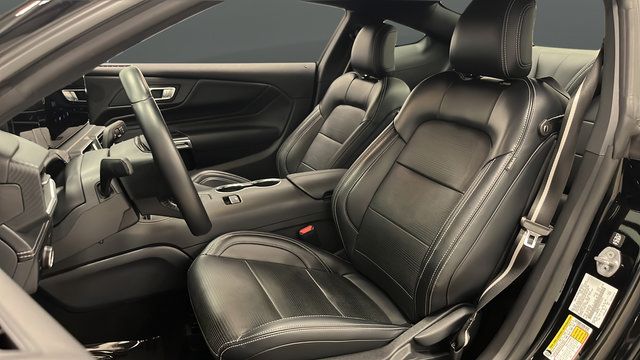 Used 2025 Ford Mustang Premium RWD image 9
