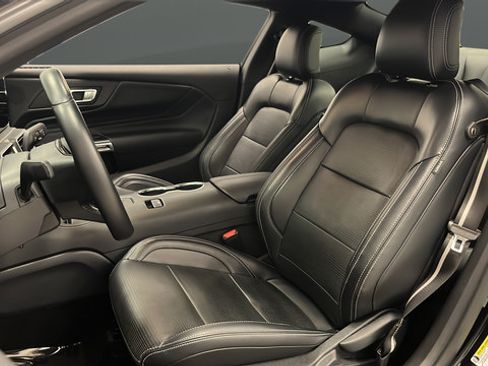 Used 2025 Ford Mustang Premium RWD image 9