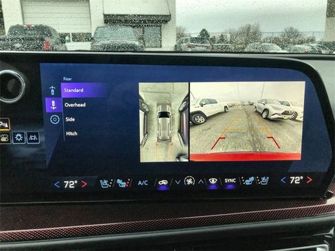 Used 2024 Chevrolet Traverse RS image 17