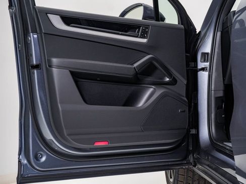 New 2026 Porsche Cayenne E-Hybrid AWD/4WD image 25