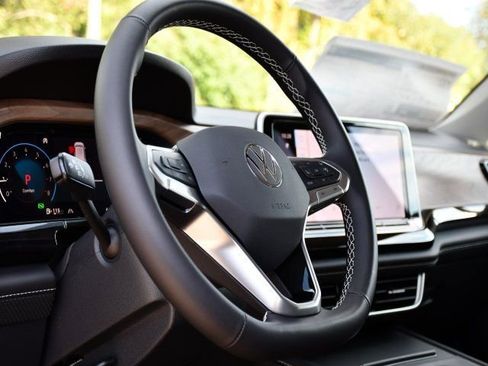 New 2026 Volkswagen Atlas SE image 11