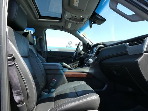 Used 2017 GMC Yukon SLT w/ Premium Edition AWD/4WD image 14