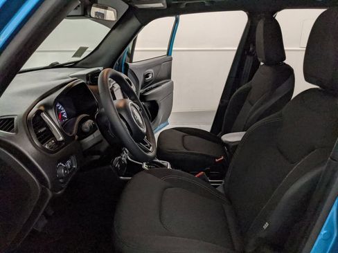 Used 2022 Jeep Renegade Altitude w/ Sun/Sound Group AWD/4WD image 19