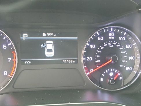 Used 2023 Kia Forte LXS image 8